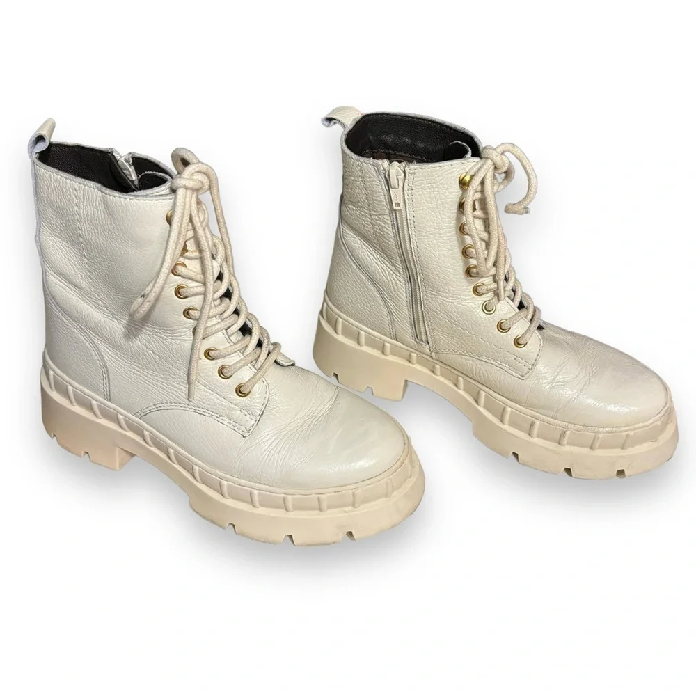VINCE CAMUTO Off White Nashlen Combat Boot - Picture 4 of 9